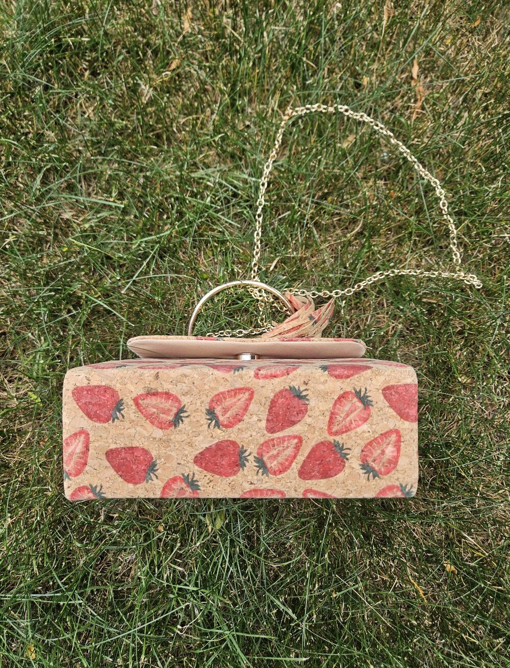 Savanna Strawberry-printed Purse - Picture 3 of 6